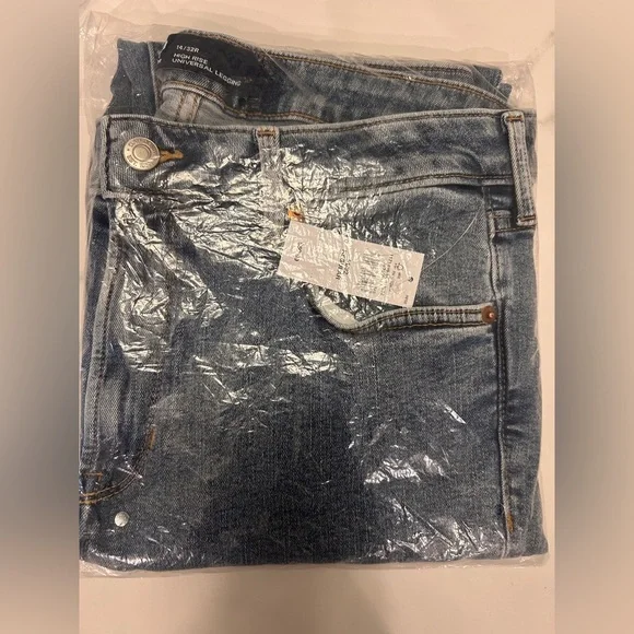 Gap Women’s High Rise Universal Jegging Sz. 14/32R, Light Wash - Picture 5 of 9